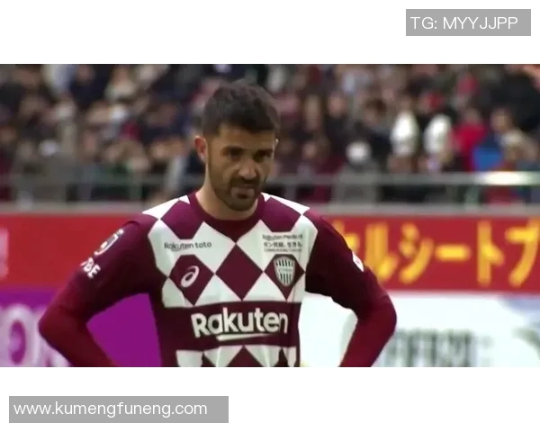 足球传奇：初中英语课本中的球星故事与精彩瞬间